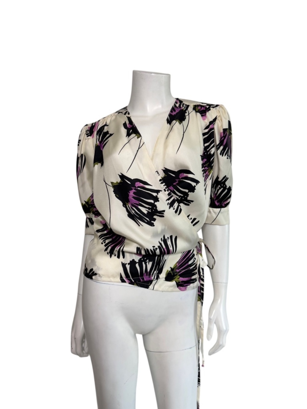 Laura Urbinati Silk Printed Wrap Top in Ivory/Purple/Black Size IT 40 US 2-4